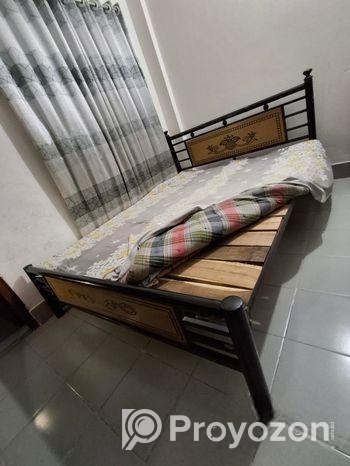 লোহার খাট