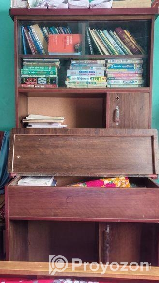 পড়ার টেবিল