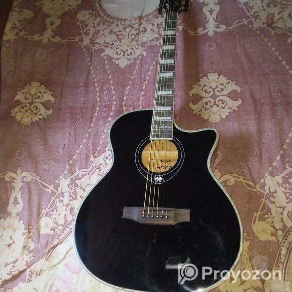 গিটারটি বিক্রি করা হবে