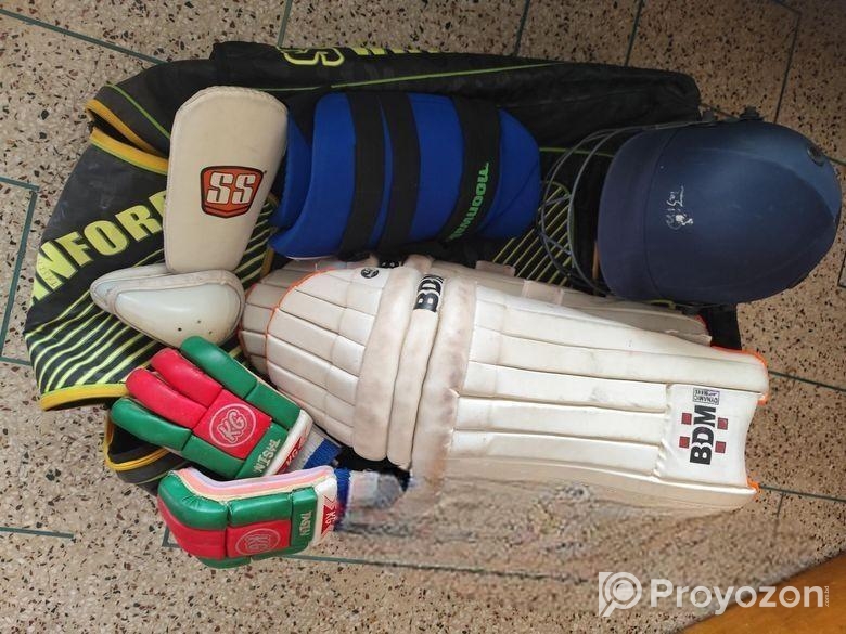 Used Cricket Kit