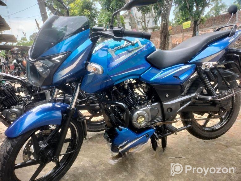 Bajaj Pulsar 150 . 2022