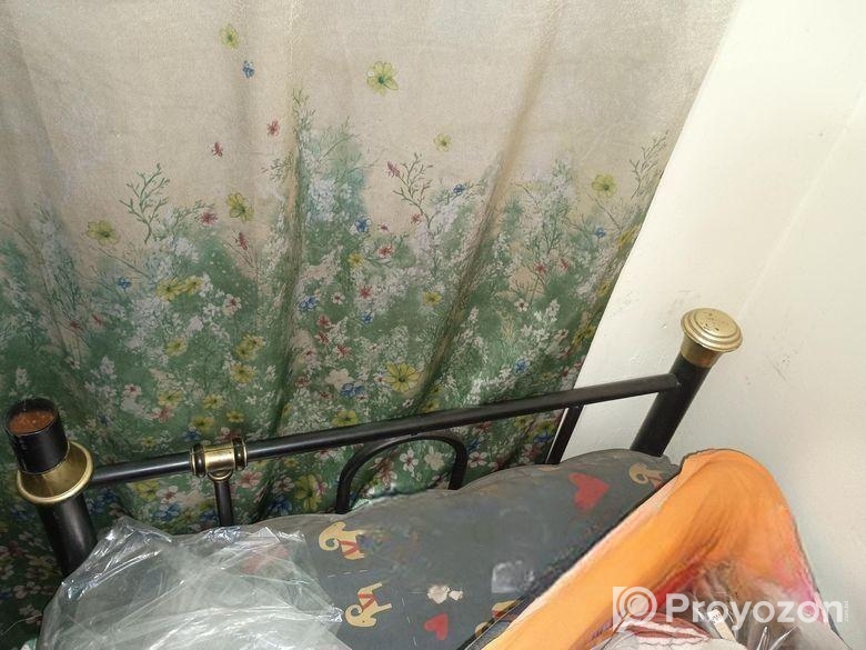 Single Khat Sell Hobe