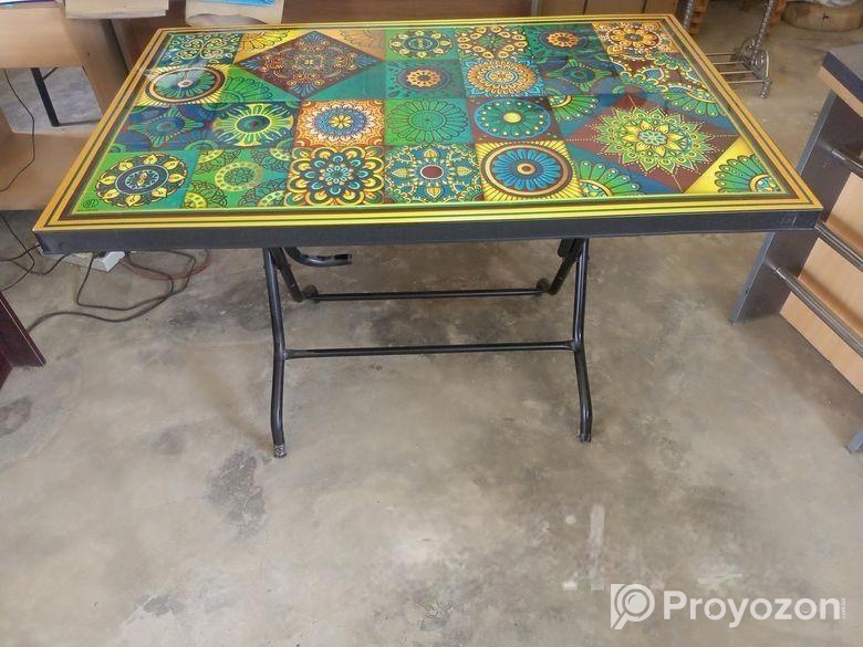 RFL এর ডাইনিং টেবিল ও চারটা চেয়ার বিক্রয় করা হবে।