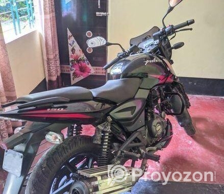 Bajaj Pulsar 150 . 2020