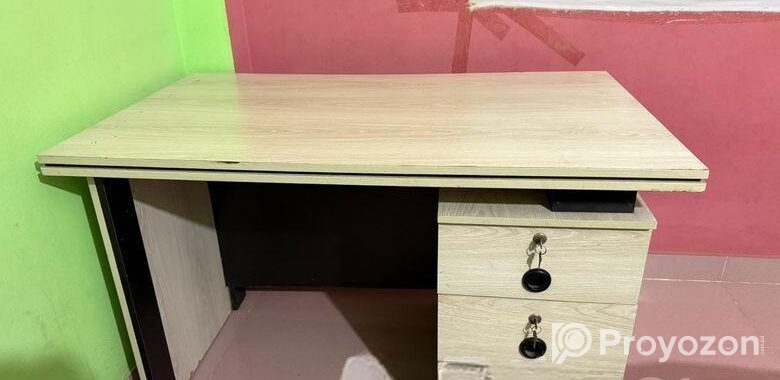 Good Condision Computer Table, Office