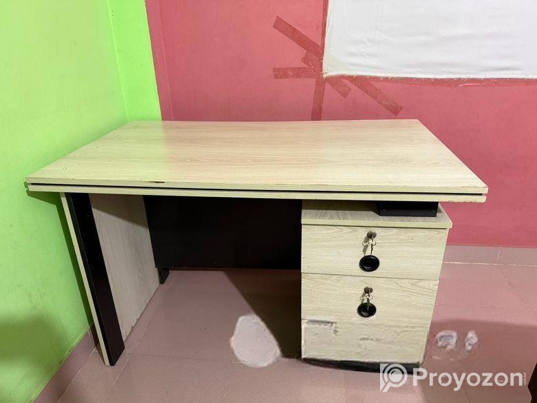 Good Condision Computer Table, Office