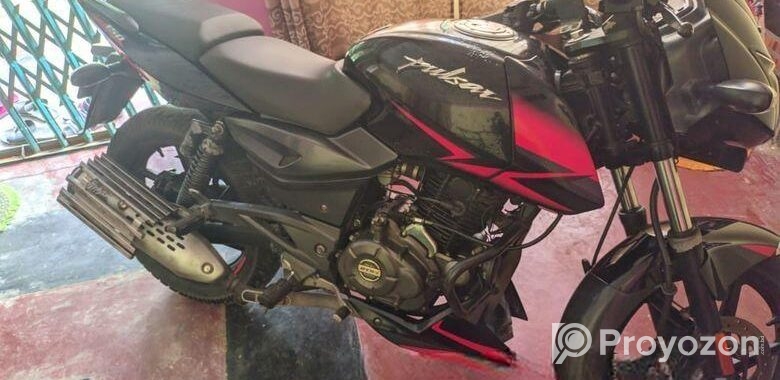 Bajaj Pulsar 150 . 2020