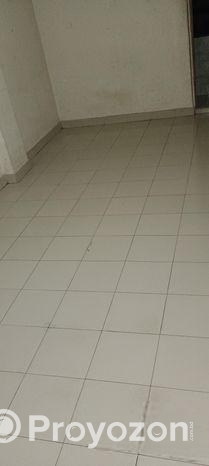 ছয় তালা ছাদের উপরে মনোরম পরিবেশে সুন্দর একটি রুম