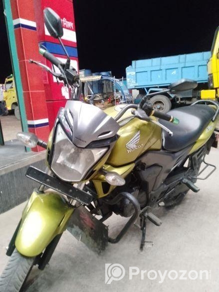 Honda CB Trigger . 2015