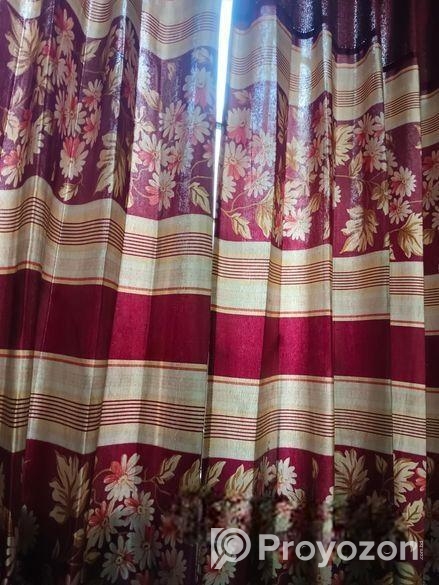 জানালা/দরজার পর্দা।