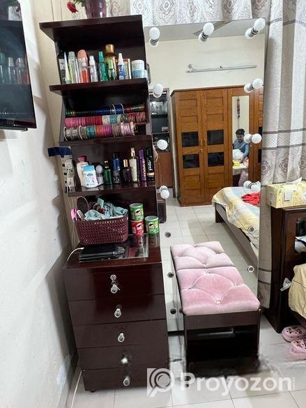 ড্রেসিন টেবিল