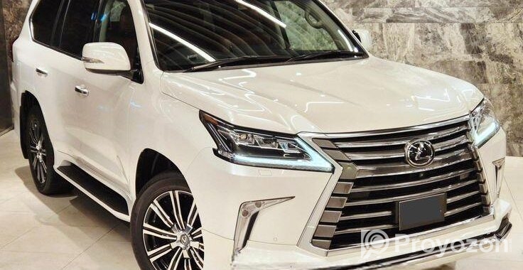 Lexus LX 570 S LEGENDARY SUV 2018