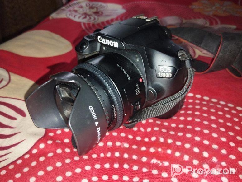 Canon 1300 D