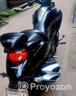 Suzuki Intruder . 2022