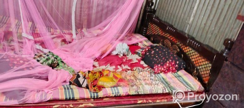 খাট /মেত্রেস /ডেসিন টেবিল/ ওয়ার্ড একসাথে বিক্রি হবে