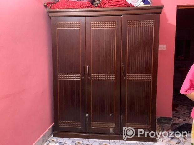Cabinet almari ‍Sell Post