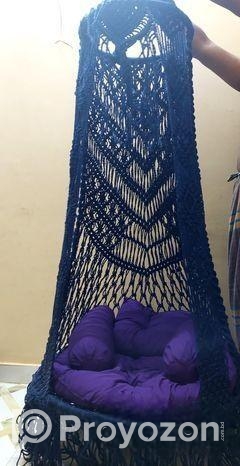 বৌ দোলনা বিক্রি করবে