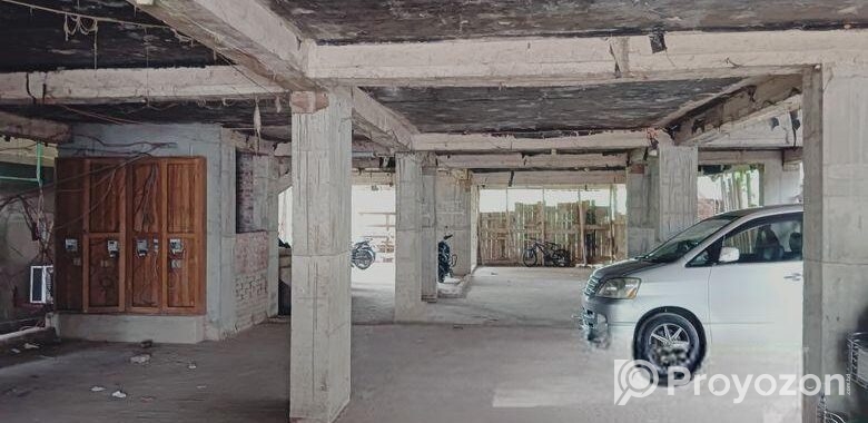 1100 Sqft Flat with Good Location For Sale!