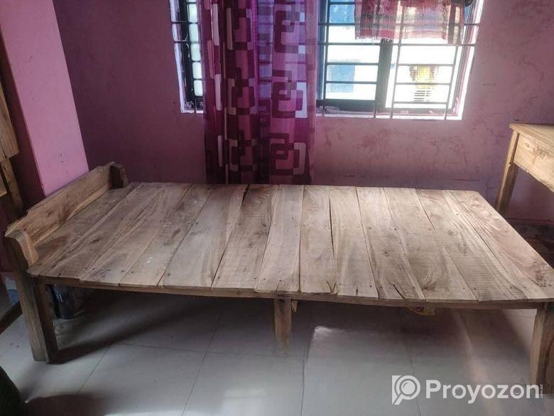 সিঙ্গেল চৌকি এবং পড়ার টেবিল বিক্রি হবে