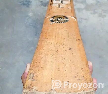 ক্রিকেট ব্যাট ,গ্লাভ,প্যাড