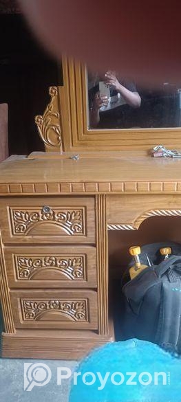 একটি যশোর সেগুনের ড্রেসিং টেবিল বিক্রি হবে