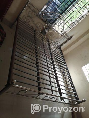 স্টিলের খাট