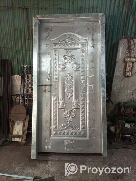 বক্সের দরজা