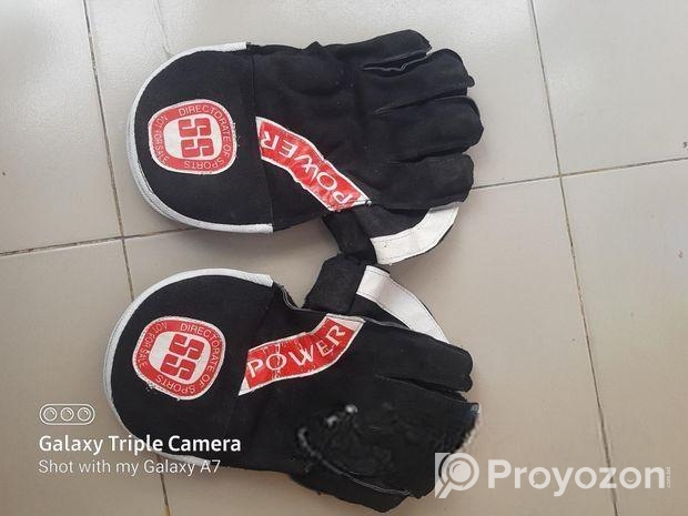 Wicket gloves Sell Post