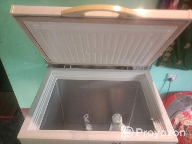 Deep freezer