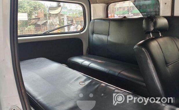 Toyota Noah 2012