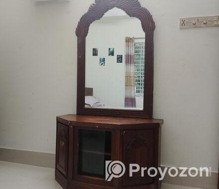 ড্রেসিং টেবিল মেহগুনি কাঠ।
