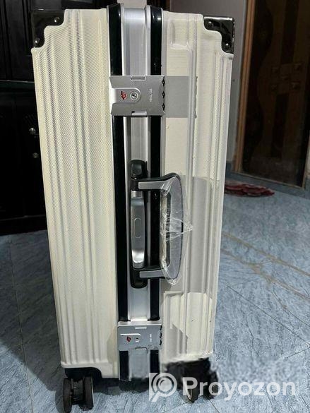 Travel luggage silicon body 24 inch