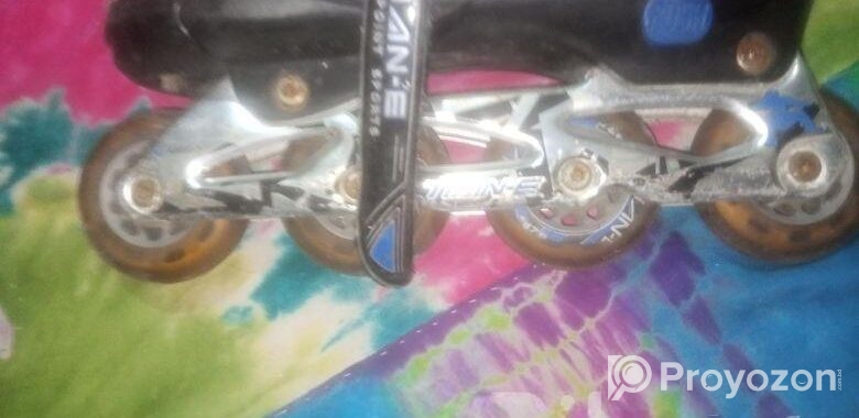 Roller skates shoes Black & White -1 Pair