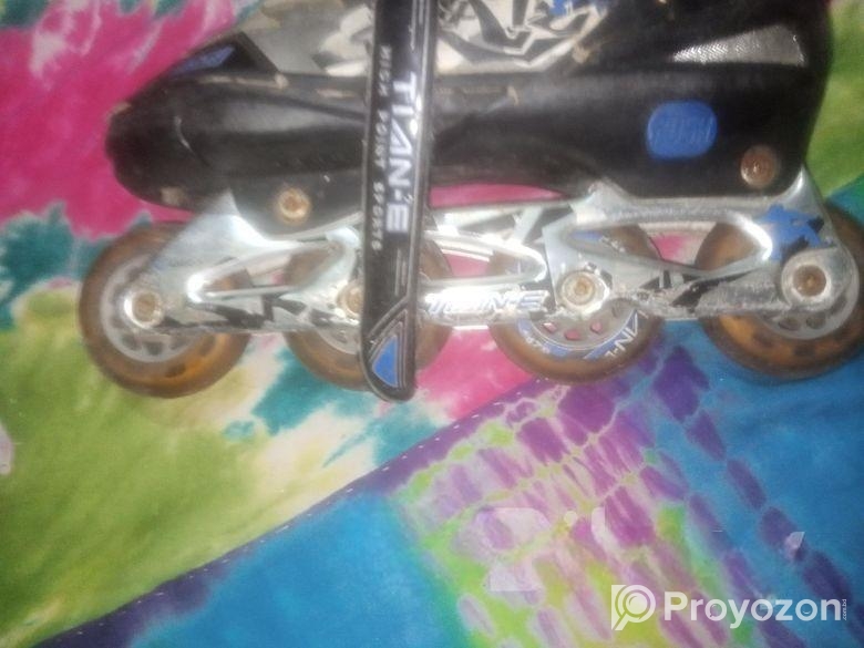 Roller skates shoes Black & White -1 Pair