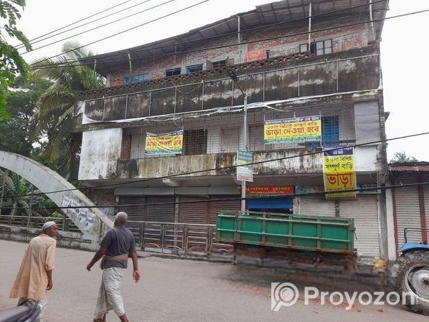 সম্পূর্ণ রেডি ডেকোরেশন কৃত, ব্যাংক শোরুম  অফিস ভাড়া হবে