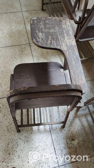 সবগুলি চেয়ার ও বেঞ্চ ভালো অবস্থায় আছে