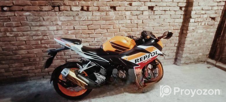 Honda CBR . 2016