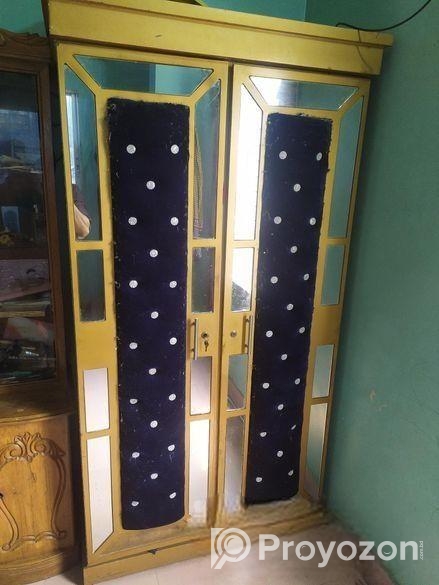 আলমিরা বিক্রি হবে