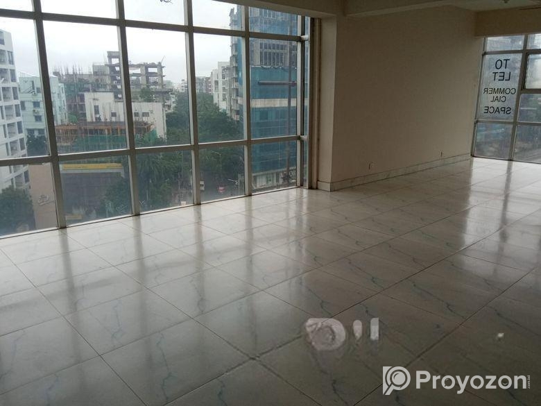 Shanta Luxurious Lake Facing Apartment