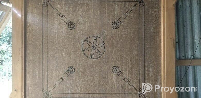 Carrom board