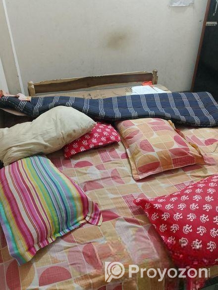 এই চৌকি টি বিক্রি হবে মুরাদপুর সেনানিবাস