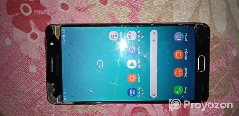 Samsung Galaxy J7 Max . (Used)
