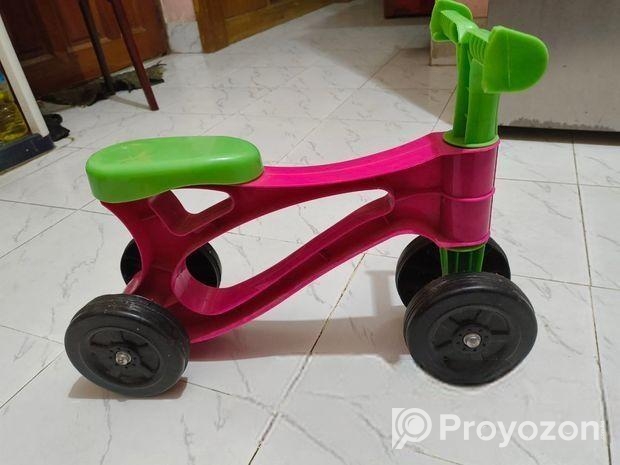 এক থেকে দুই বছরের শিশুর গাড়ি