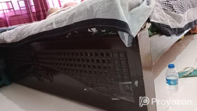 মালেশিয়ান কাঠের বেড