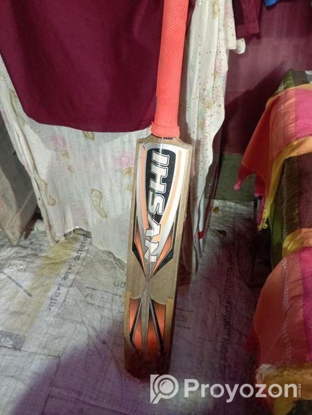 ক্রিকেট ব্যাট কম দামে বিক্রি করব