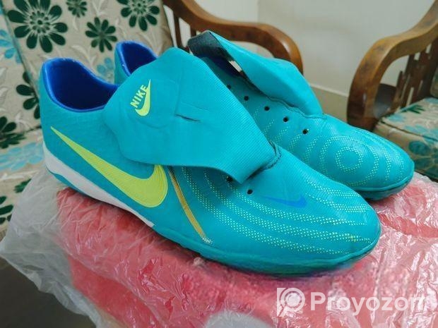 Football Turf Nike 4 Months Used