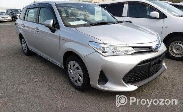 Toyota Fielder hybrid 2020