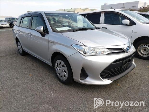 Toyota Fielder hybrid 2020