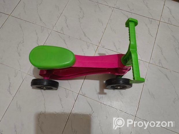 এক থেকে দুই বছরের শিশুর গাড়ি