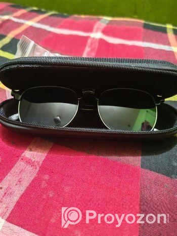 কম দামে সুন্দর এবং পেসেনাল একটি চশমা